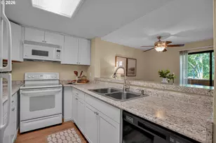 9842 SE Talbert St, Clackamas, OR 97015 - Photo 4