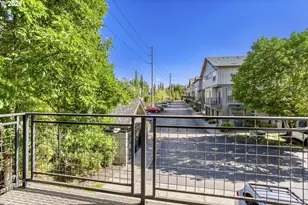 8656 NE Delamere Way, Hillsboro, OR 97006 - Photo 24