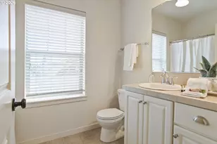 8656 NE Delamere Way, Hillsboro, OR 97006 - Photo 22