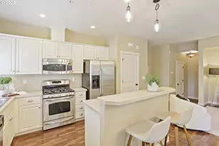 8656 NE Delamere Way, Hillsboro, OR 97006 - Photo 14
