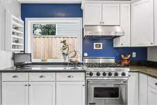 2625 SW Brae Mar Ct, Portland, OR 97201 - Photo 12