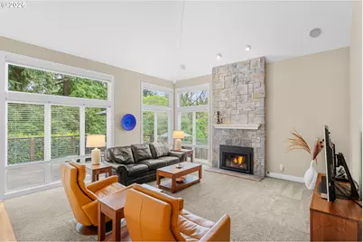 2432 SW Huber Ct, Portland, OR 97219 - Photo 2