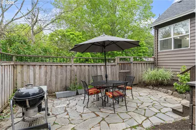 2432 SW Huber Ct, Portland, OR 97219 - Photo 44