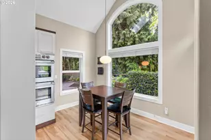 2432 SW Huber Ct, Portland, OR 97219 - Photo 24