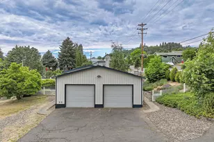 279 NE Snohomish Ave, White Salmon, WA 98672 - Photo 10