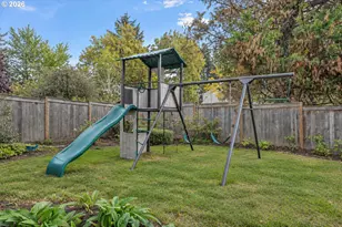 3951 SW Canby St, Portland, OR 97219 - Photo 20