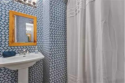 3951 SW Canby St, Portland, OR 97219 - Photo 36