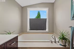 3951 SW Canby St, Portland, OR 97219 - Photo 24
