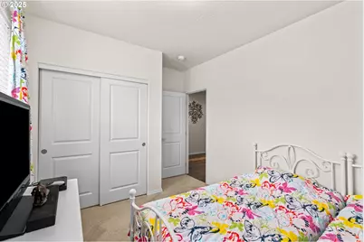 760 S 52nd St, Springfield, OR 97478 - Photo 8