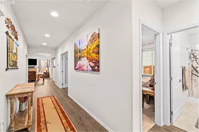 760 S 52nd St, Springfield, OR 97478 - Photo 4