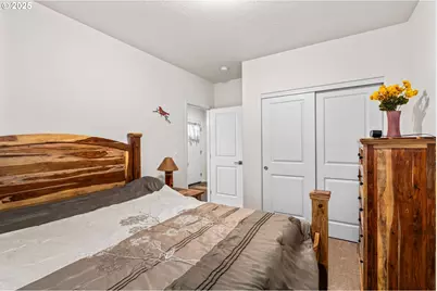 760 S 52nd St, Springfield, OR 97478 - Photo 6