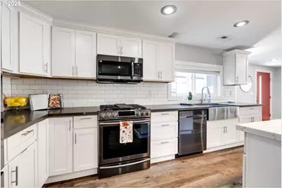 7930 SW 74th Ave, Portland, OR 97223 - Photo 12