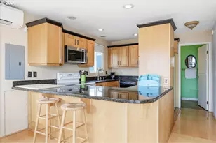 11638 N Island Cove Ln, Portland, OR 97217 - Photo 8