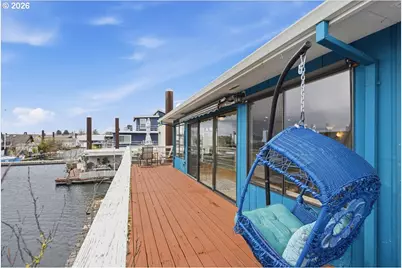 11638 N Island Cove Ln, Portland, OR 97217 - Photo 14