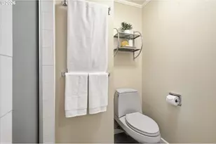 2030 W 29th Ave, Eugene, OR 97405 - Photo 24