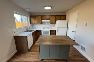 19901 SW Meadowbrook Ct, Beaverton, OR 97078 - Photo 8