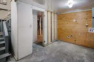 2293 Agate St, Eugene, OR 97403 - Photo 30