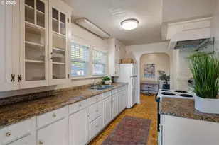 2293 Agate St, Eugene, OR 97403 - Photo 12