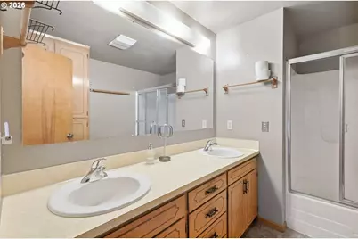 24153 Vaughn Rd, Veneta, OR 97487 - Photo 18