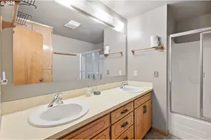 24153 Vaughn Rd, Veneta, OR 97487 - Photo 18
