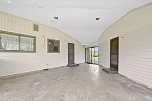 24153 Vaughn Rd, Veneta, OR 97487 - Photo 22