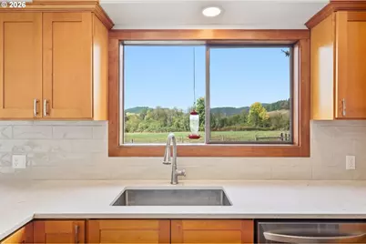 24153 Vaughn Rd, Veneta, OR 97487 - Photo 12