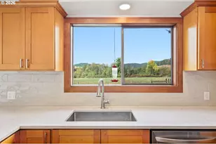 24153 Vaughn Rd, Veneta, OR 97487 - Photo 12