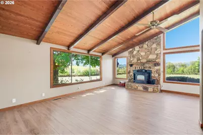 24153 Vaughn Rd, Veneta, OR 97487 - Photo 4