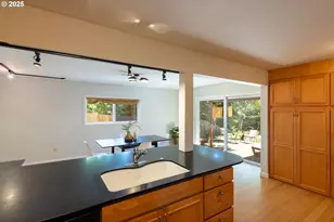 1379 Tucker Rd, Hood River, OR 97031 - Photo 22