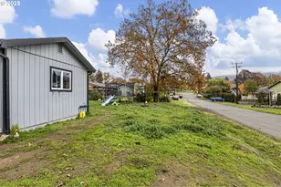 350 SE Park St, Winston, OR 97496 - Photo 20