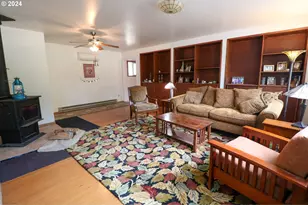 46393 Hwy 242, Myrtle Point, OR 97458 - Photo 14