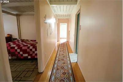 46393 Highway 242, Myrtle Point, OR 97458 - Photo 20