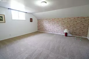 46393 Hwy 242, Myrtle Point, OR 97458 - Photo 32