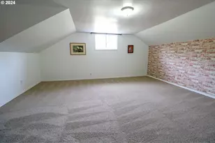 46393 Hwy 242, Myrtle Point, OR 97458 - Photo 34