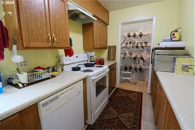 46393 Highway 242, Myrtle Point, OR 97458 - Photo 8