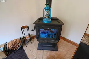 46393 Hwy 242, Myrtle Point, OR 97458 - Photo 16