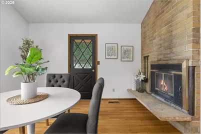 7647 SE Hawthorne Blvd, Portland, OR 97215 - Photo 8