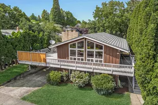7647 SE Hawthorne Blvd, Portland, OR 97215 - Photo 2