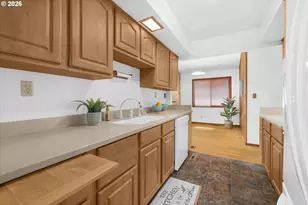 7647 SE Hawthorne Blvd, Portland, OR 97215 - Photo 14