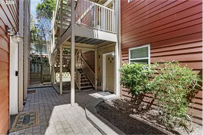 1033 SW Gibbs St #105, Portland, OR 97239 - Photo 2