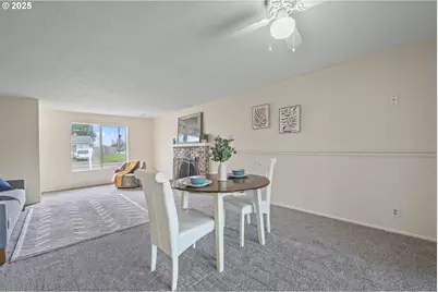 2010 Primrose St, Eugene, OR 97402 - Photo 12