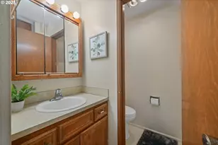 2010 Primrose St, Eugene, OR 97402 - Photo 24