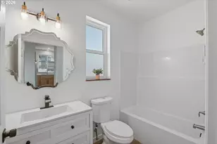 354 N Wasson St, Coos Bay, OR 97420 - Photo 12