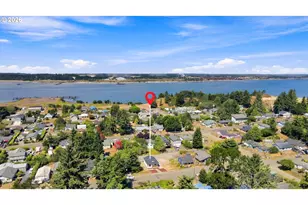 354 N Wasson St, Coos Bay, OR 97420 - Photo 2