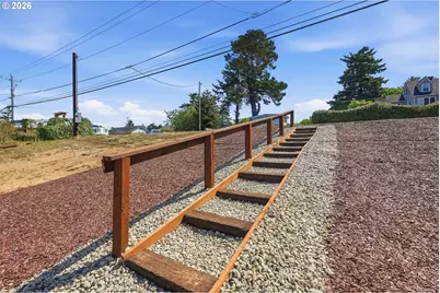 354 N Wasson St, Coos Bay, OR 97420 - Photo 28