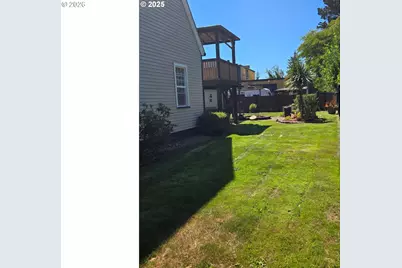 201 N Birch St, Coquille, OR 97423 - Photo 6