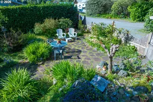 498 Lexington Ave NE, Bandon, OR 97411 - Photo 4