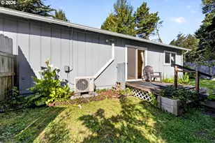 498 Lexington Ave NE, Bandon, OR 97411 - Photo 6