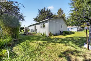 498 Lexington Ave NE, Bandon, OR 97411 - Photo 8