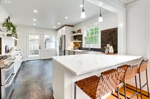 522 NE Royal Ct, Portland, OR 97232 - Photo 14